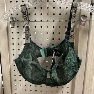Victoria's Secret Very Sexy Unlined Demi Shine Strap 36DD